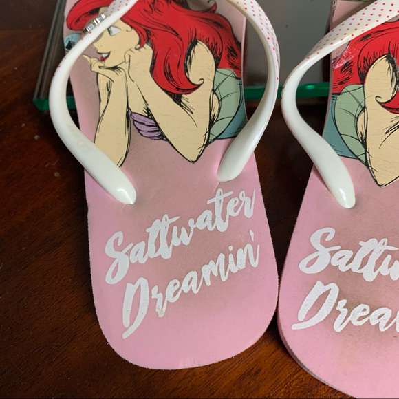 Girl’s Roxy X Disney Little Mermaid Ariel Flip Flop Sandals - Picture 3 of 10